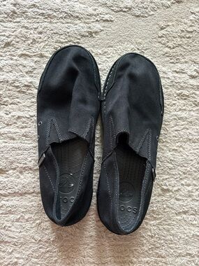 NEW Crocs Santa Cruz slip-on loafers Size 11